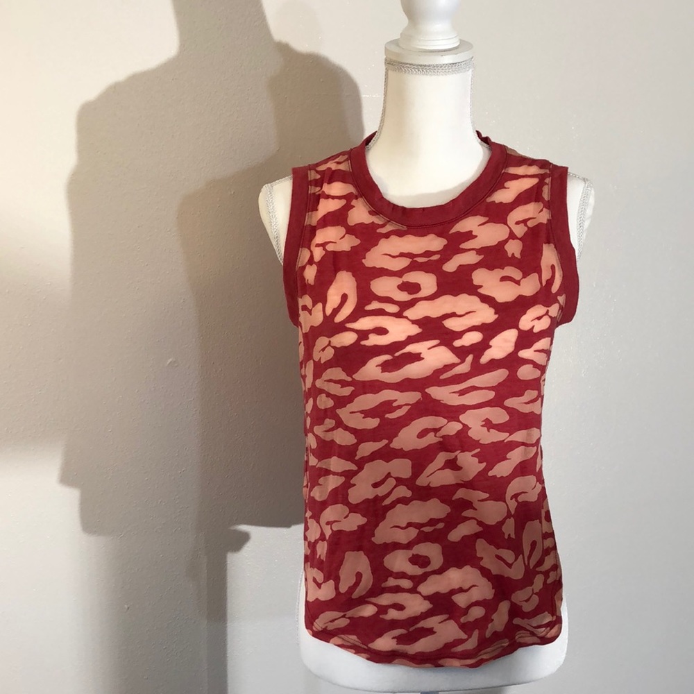 Chloe K Muscle T - NWT - Size Small
